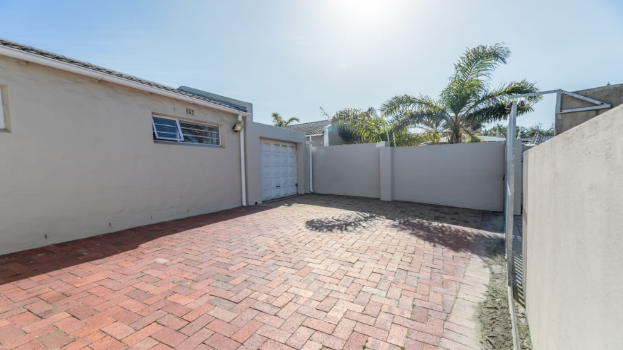 To Let 3 Bedroom Property for Rent in Edgemead Western Cape